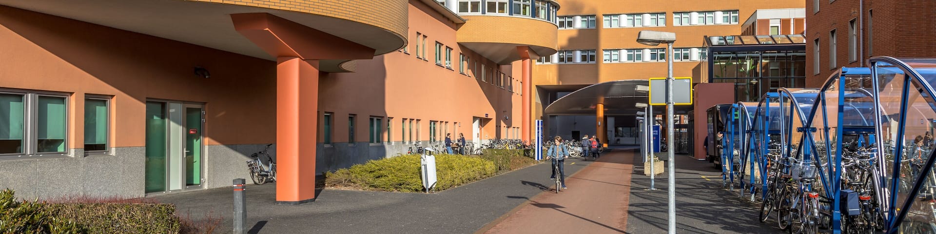 Entrance of Academic Hospital Groningen with cycling lane