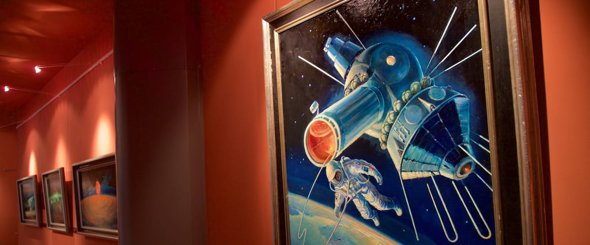 Musée d\'astronautique montrant art