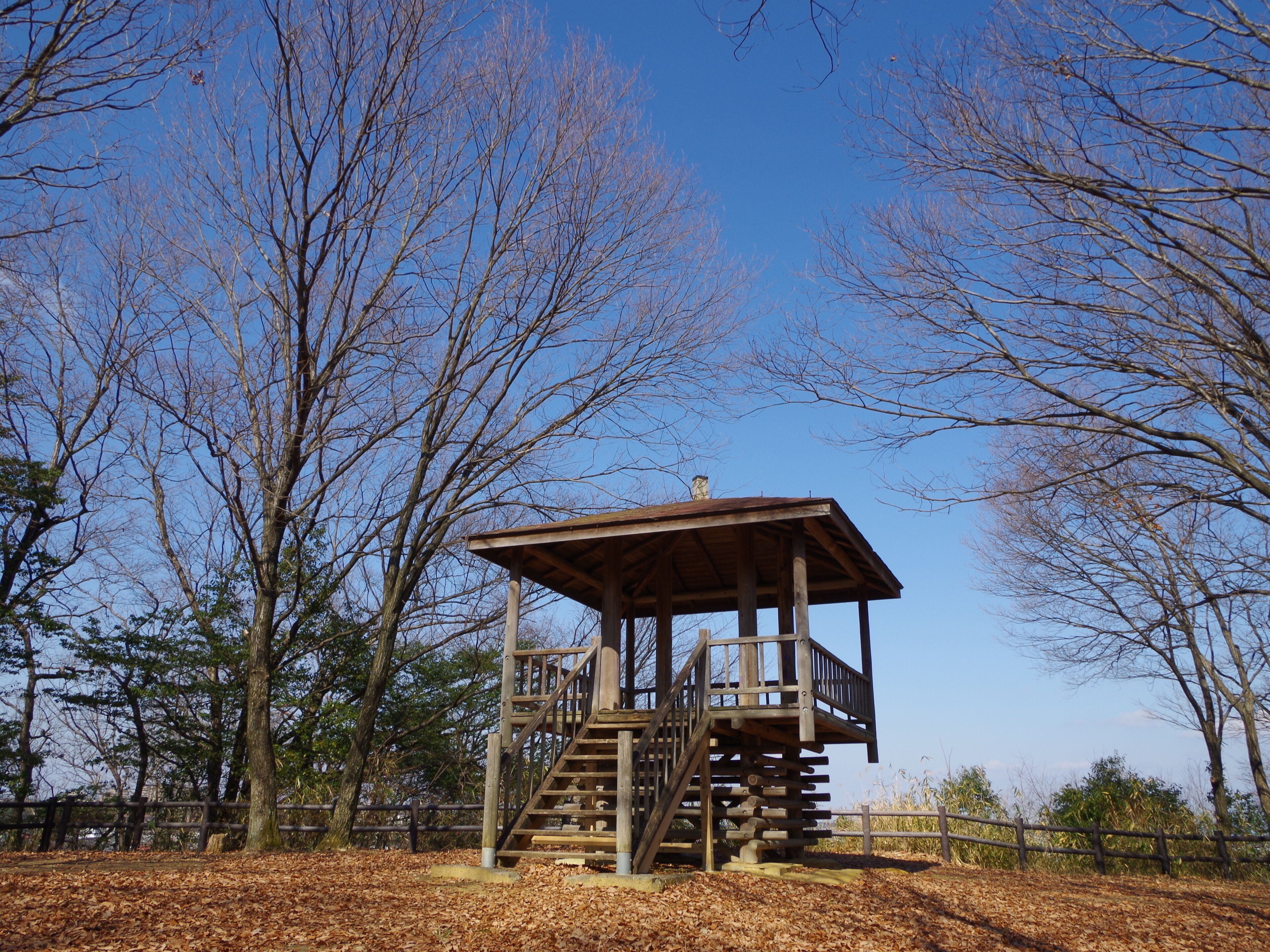 烏帽子形公園にて 古墳広場展望台 2013.2.10