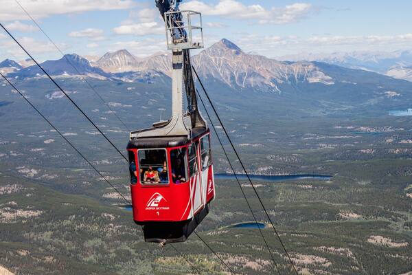 Jasper Tramway mettant en vedette scĂšnes tranquilles, panoramas et montagnes