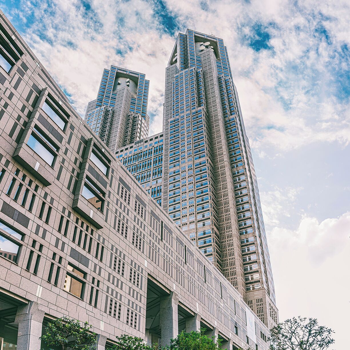 A free observation deck with amazing panoramic views of Tokyo city. A must see.

#building #architecture