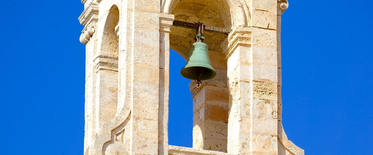 Palacio Selmun que incluye patrimonio de arquitectura y castillo o palacio