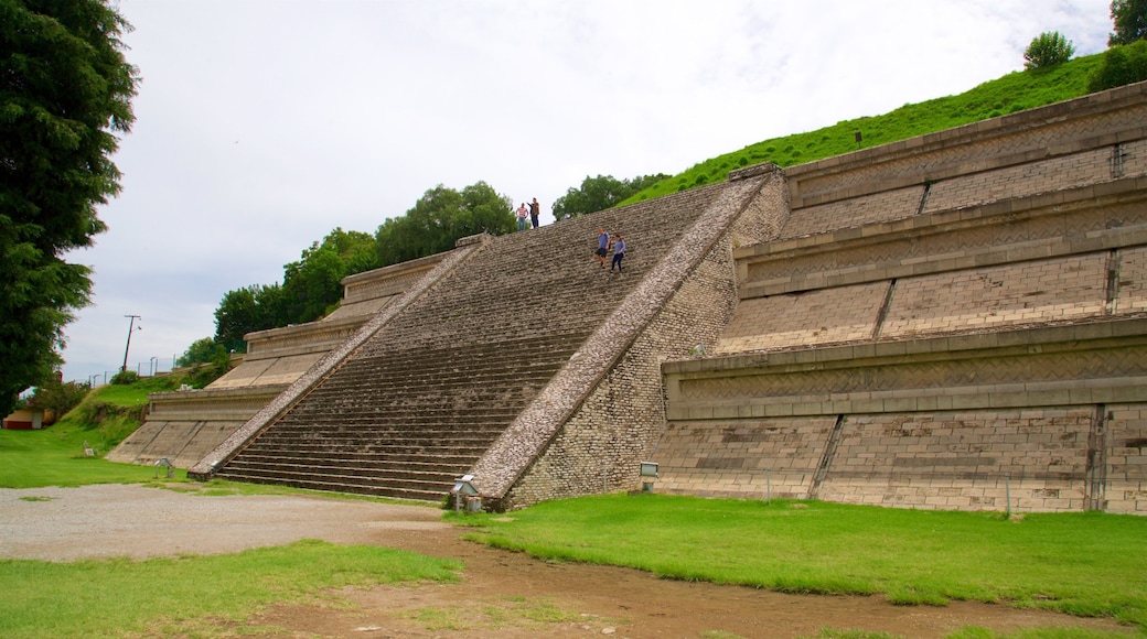 Great Pyramid of Cholula featuring a garden and heritage elements