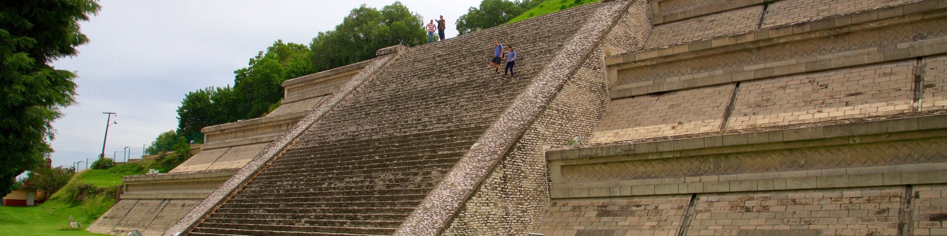 Great Pyramid of Cholula featuring a garden and heritage elements