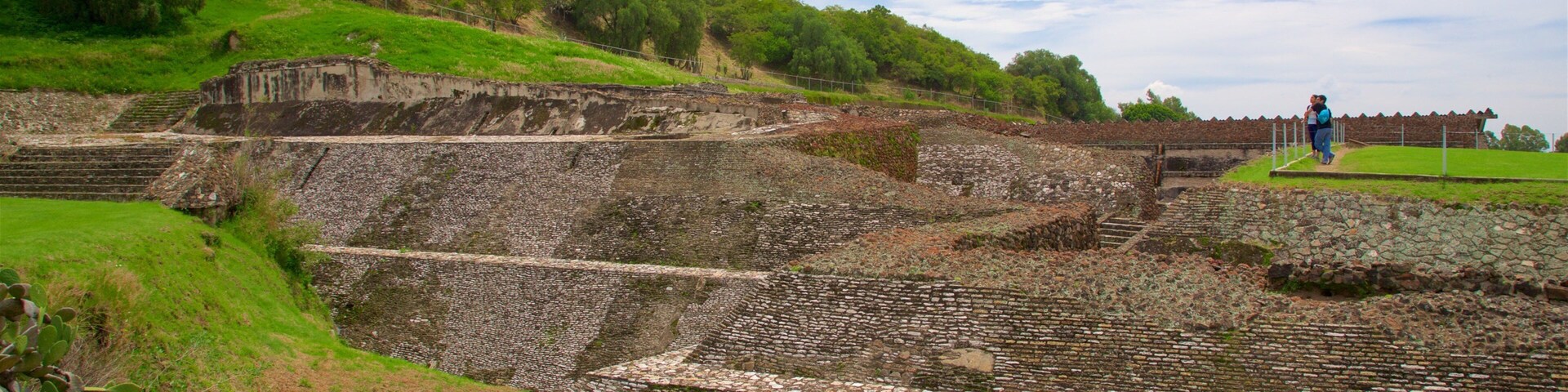 Grande Pyramide de Cholula mettant en vedette patrimoine historique et ruine