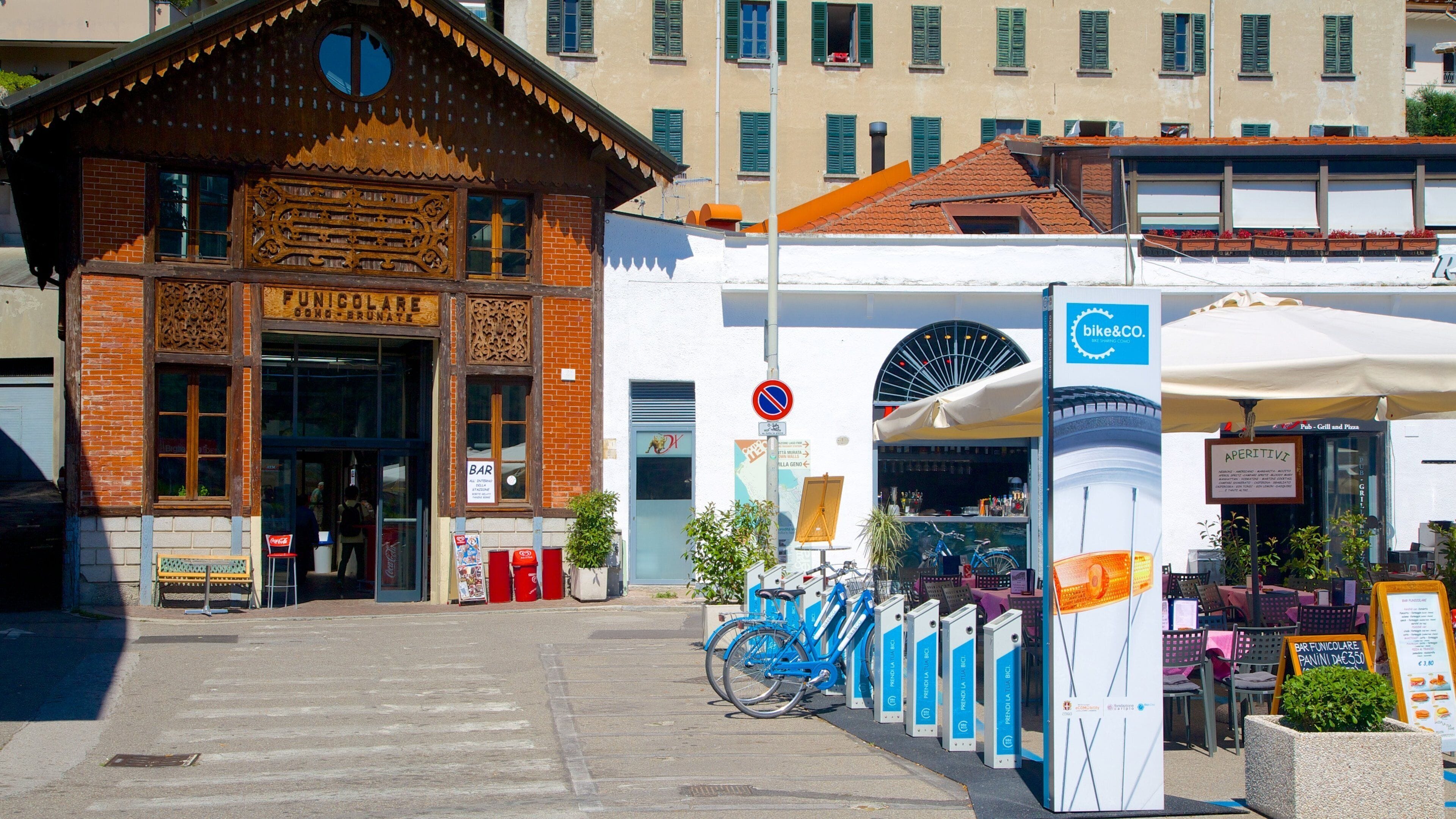 Funicular Como-Brunate ofreciendo un parque o plaza