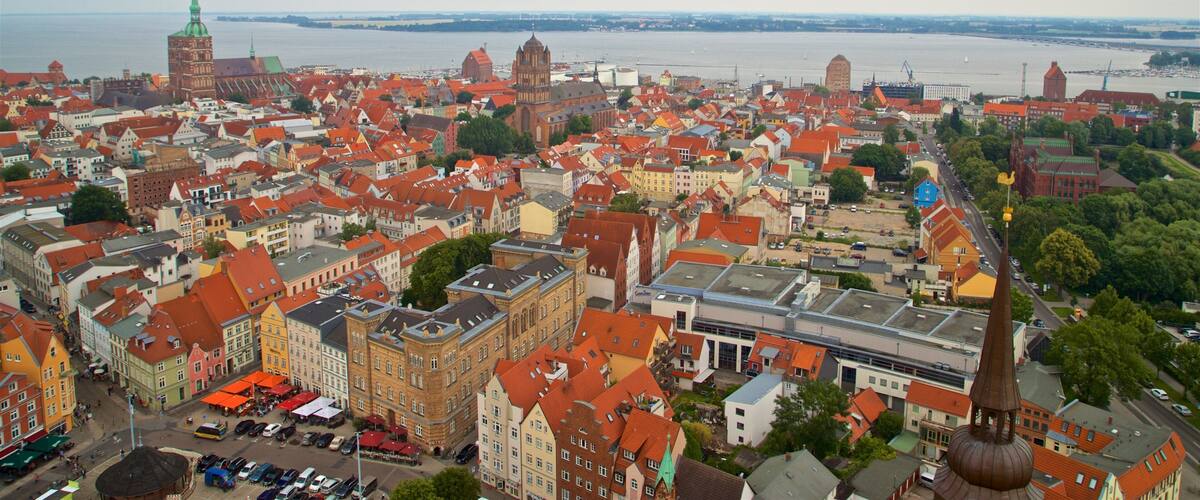 St. Mary\'s Church Stralsund which includes a city, heritage elements and a coastal town