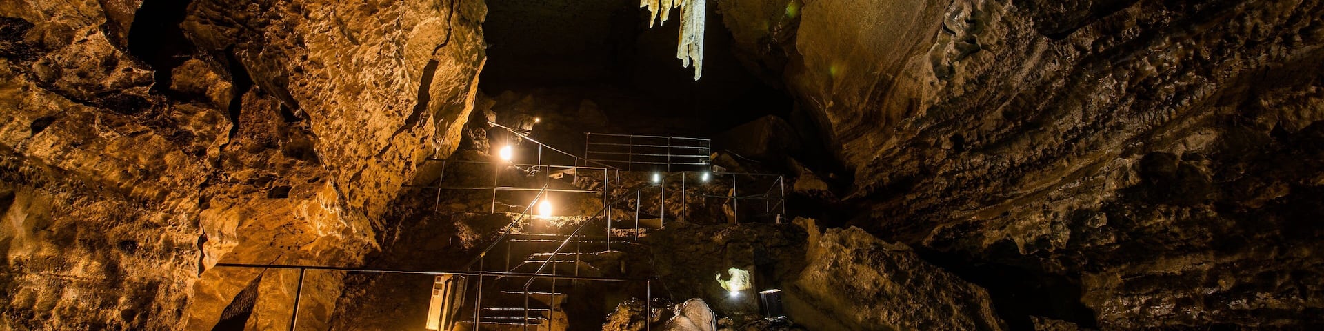 Doolin Cave showing caves