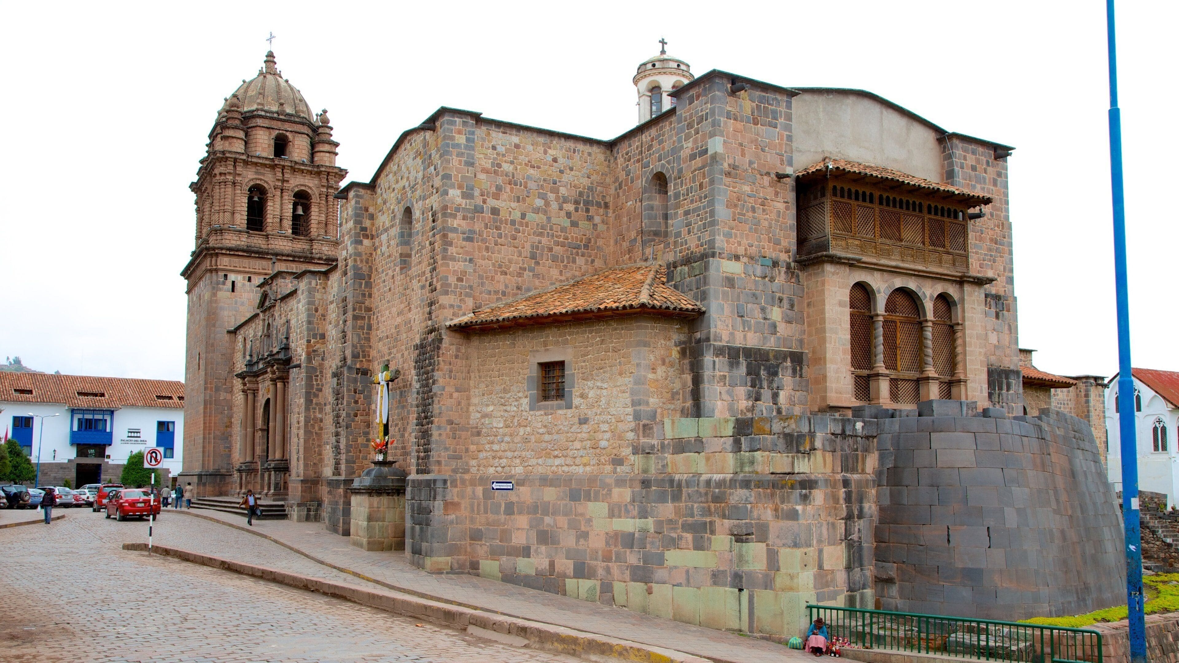 Cusco som inkluderer kirke eller katedral
