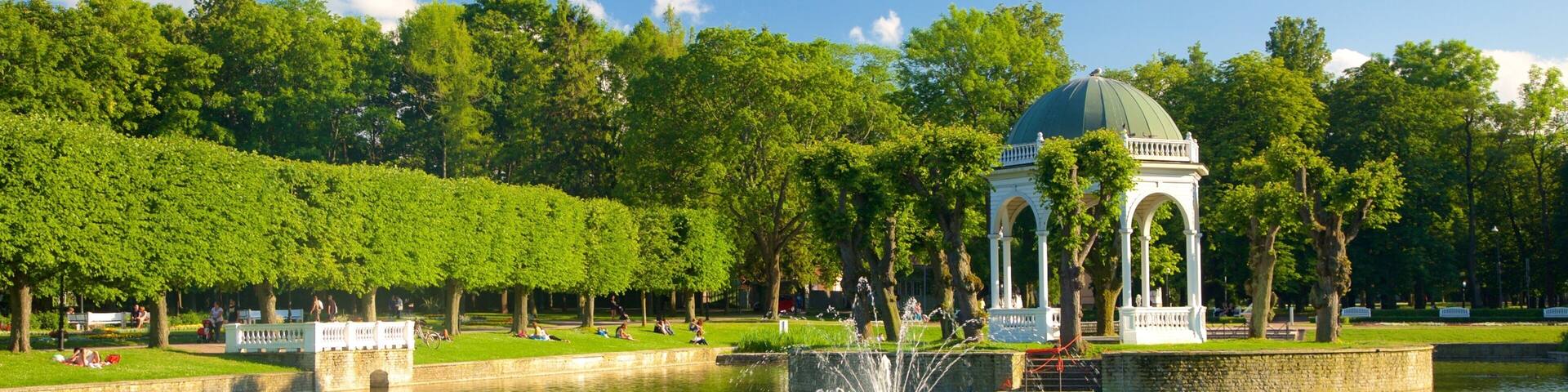 Park von Kadriorg welches beinhaltet Garten, Springbrunnen und Teich