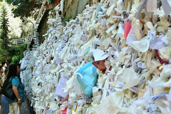 Hundreds of thousands wishful messages put on the wall written by hundreds of thousands people of all religions
#Details
#Faith