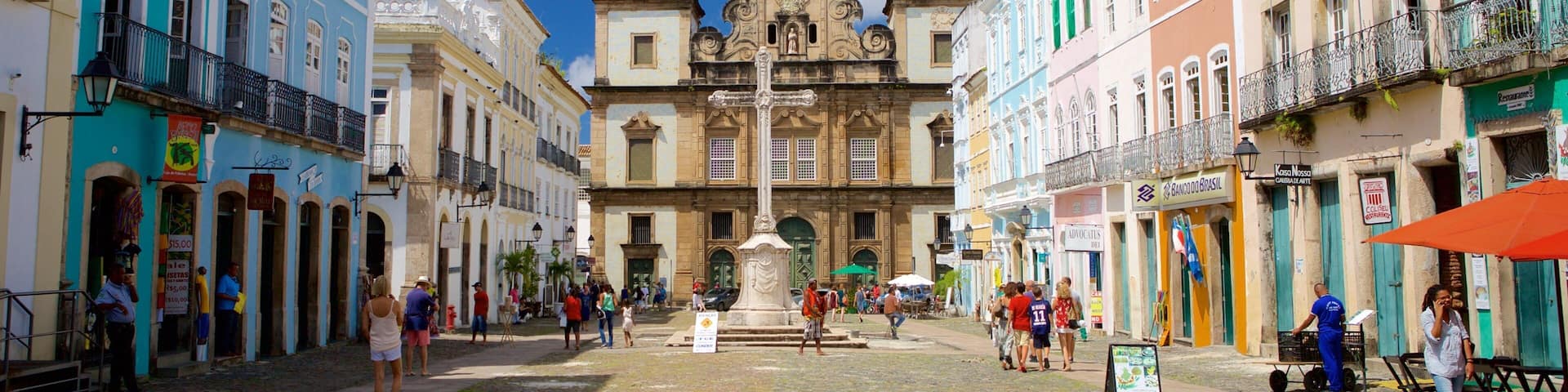 Pelourinho which includes street scenes, a square or plaza and a church or cathedral