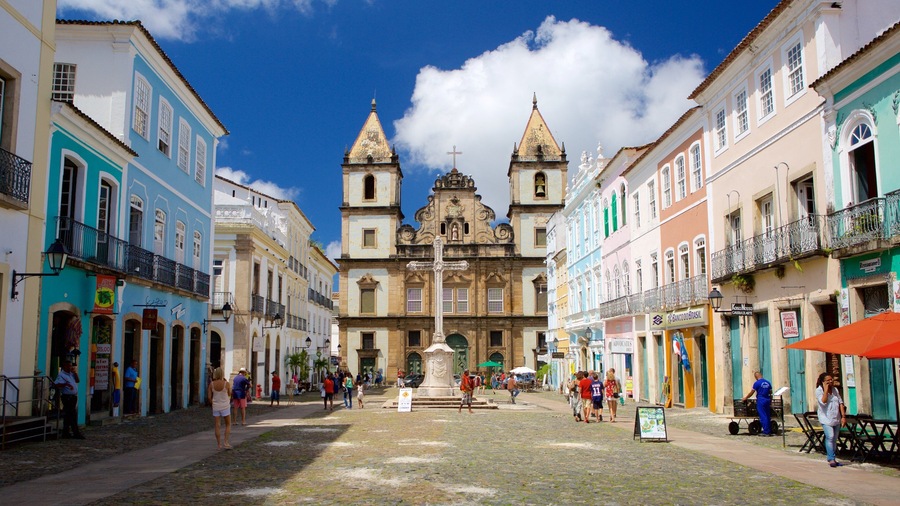 Pelourinho which includes a square or plaza, street scenes and a church or cathedral