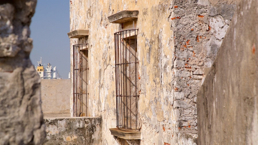 San Juan de Ulua Castle featuring heritage elements