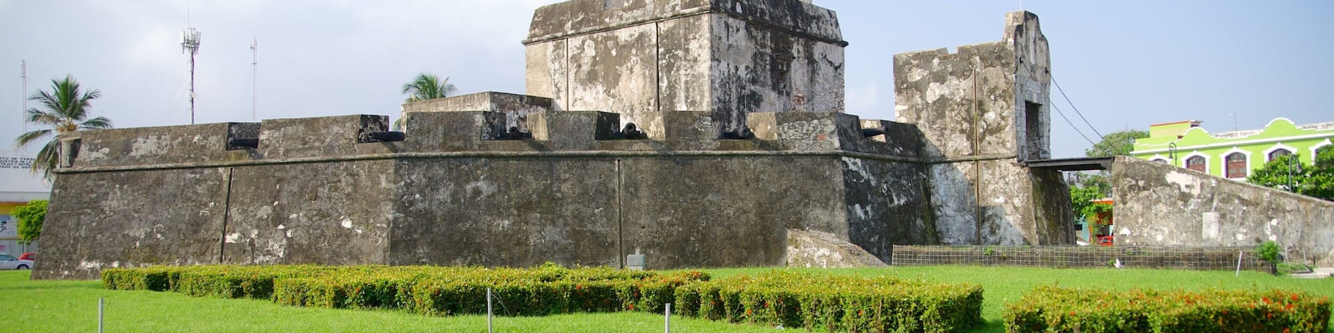 Museo Baluarte de Santiago ofreciendo elementos del patrimonio