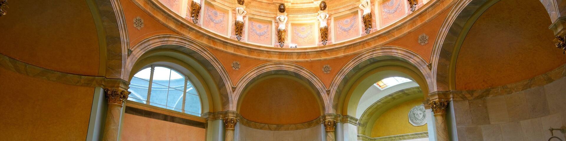 Caracalla Spa showing a pool