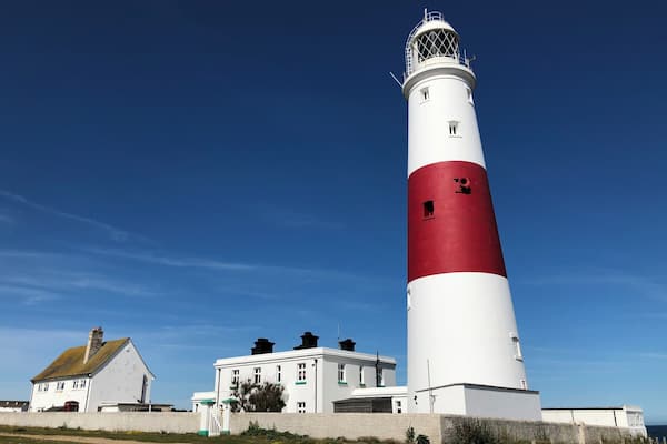 Portland Bill Lighthouse is a functioning lighthouse at Portland Bill, on the Isle of Portland, Dorset, England.
One of the many beautiful places to see around the Jurassic Coast, down south in England.
#jurassicCoast
#PortlandBill
#lighthouse
#trulyBritish