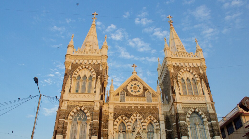 Mt. Mariakirken som inkluderer kirke eller katedral og kulturarv