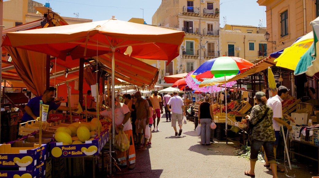 Mercato Ballarò som inkluderar marknader och gatuliv