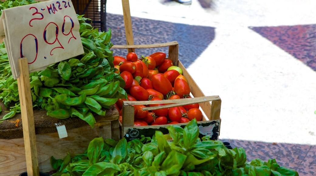 Ballaro Market showing food