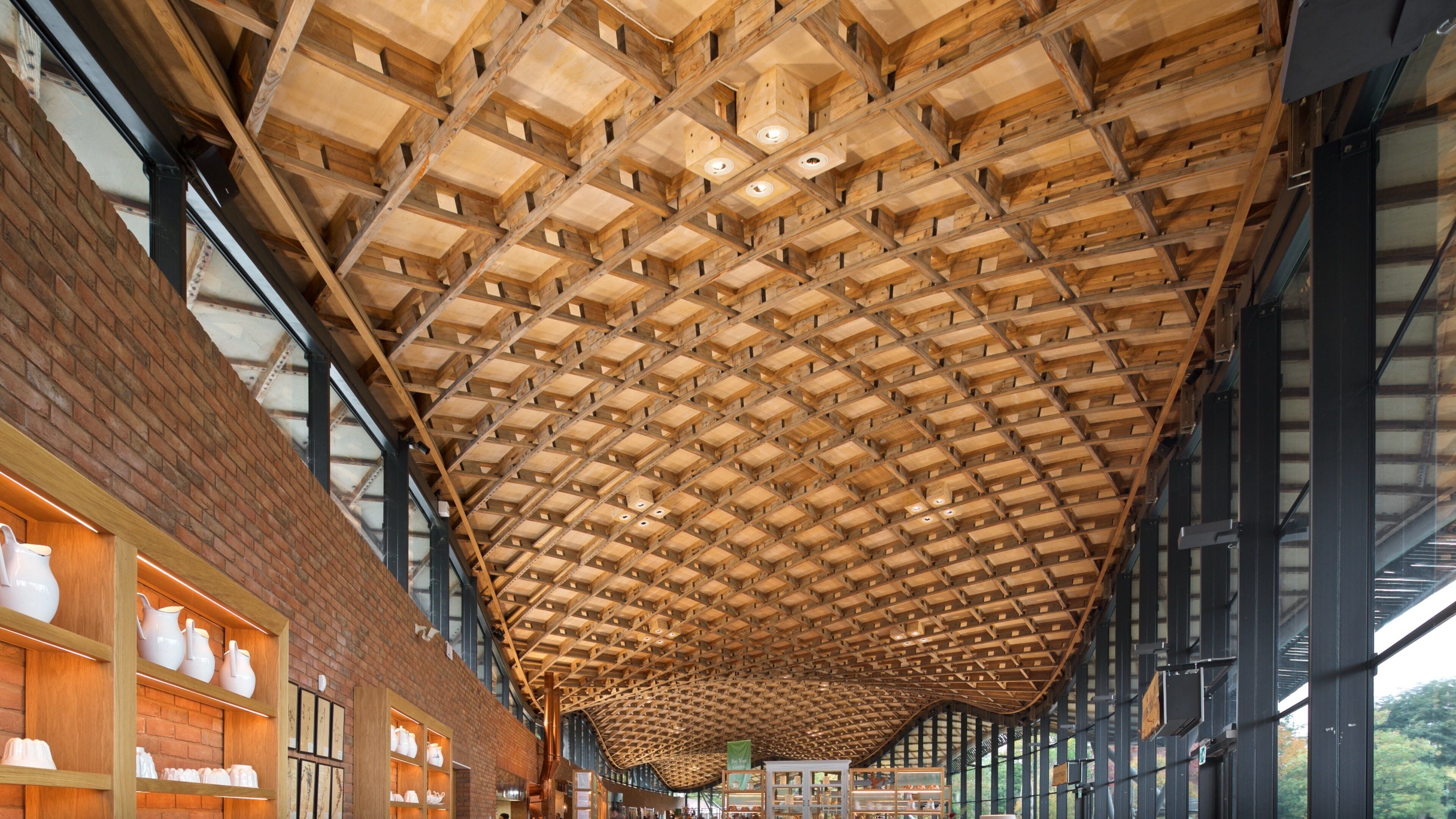 새빌 정원 을 보여주는 실내 전경