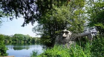 Go troll hunting in the outskirts of Copenhagen! The 6 Forgotten Giants were made by Danish artist Thomas Dambo out of scrap wood, and blend perfectly into the landscape waiting to be discovered.
#lifeatExpedia
#Denmark
#sixforgottengiants