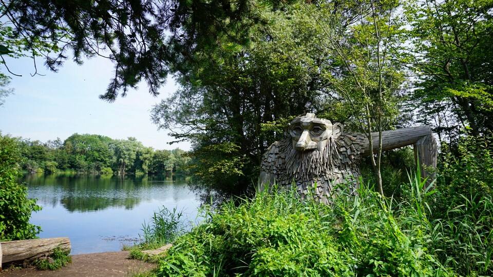 Go troll hunting in the outskirts of Copenhagen! The 6 Forgotten Giants were made by Danish artist Thomas Dambo out of scrap wood, and blend perfectly into the landscape waiting to be discovered.
#lifeatExpedia
#Denmark
#sixforgottengiants