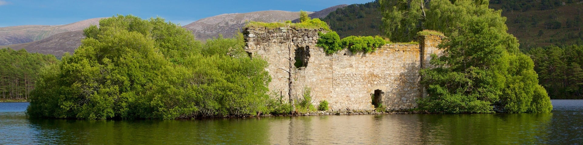 アン アイリン湖 フィーチャー 河あるいは小川, 島の眺め と 遺跡・遺産
