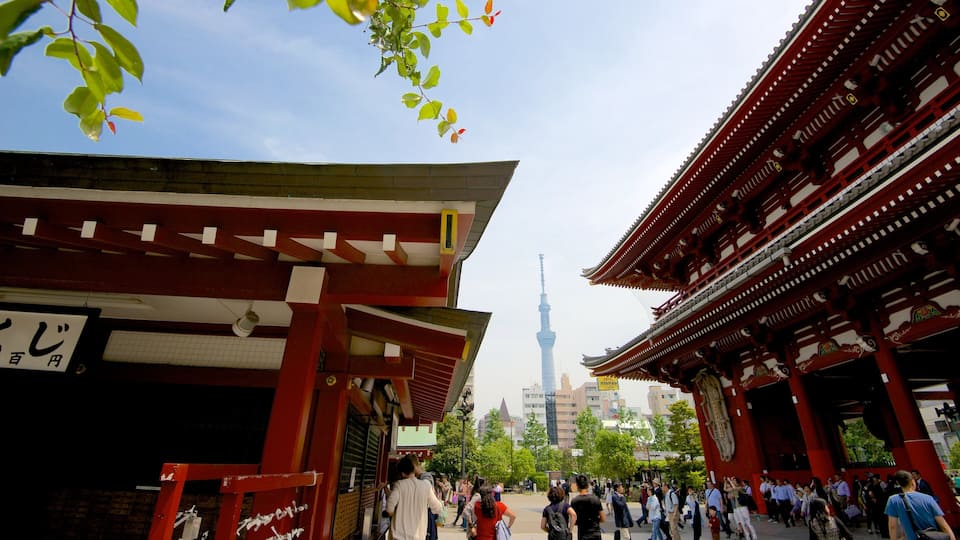 Tokyo Skytree which includes street scenes, a temple or place of worship and a city