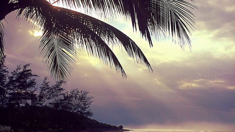Pre-surf, Guanico Beach