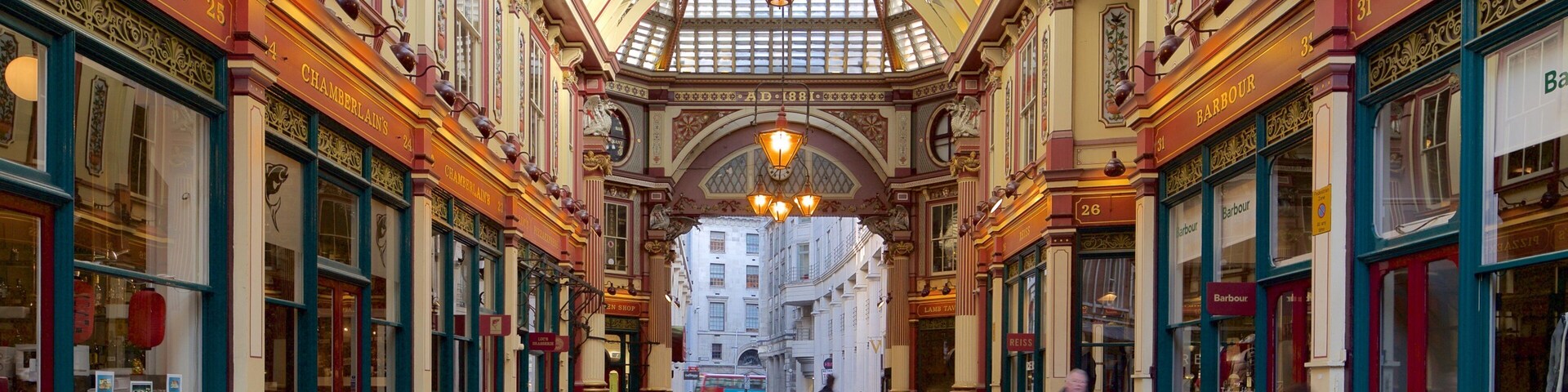 Leadenhall Market featuring shopping, interior views and markets
