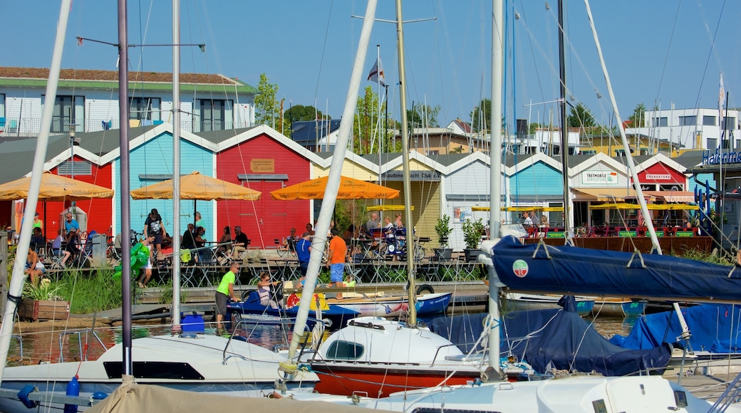 Cospudener Lake showing a coastal town and boating