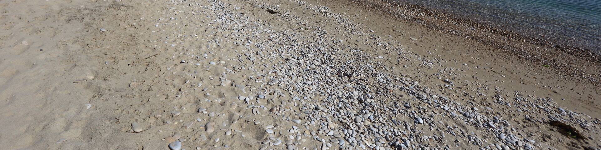 Petacciato, Italia - 3 giugno 2022: la spiaggia le dune la pineta e il mare di marina di