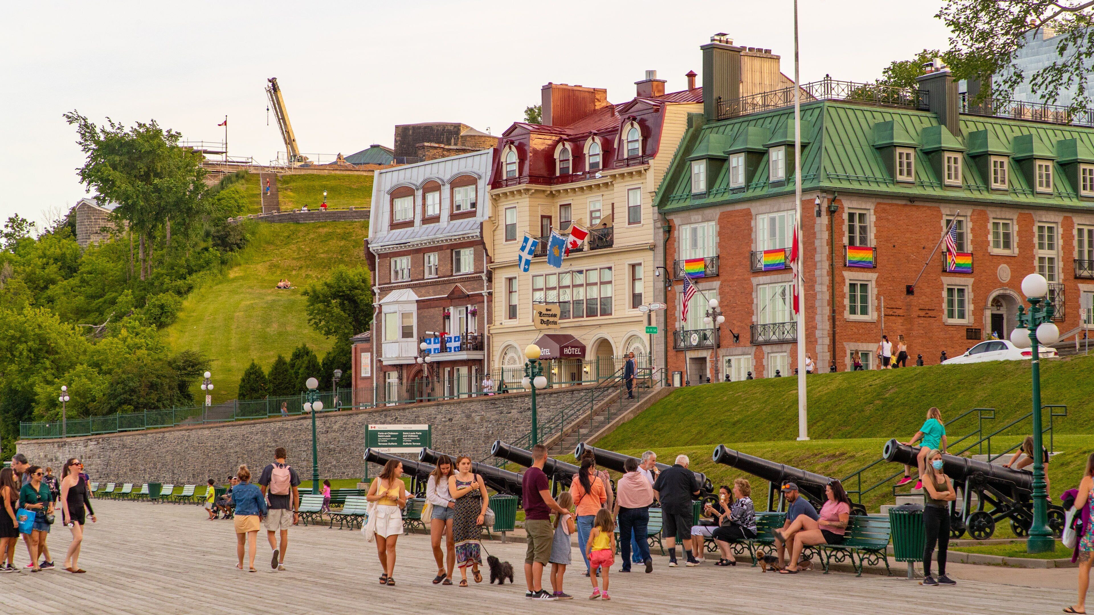 Parks Canada\'s Dufferin Terrace which includes street scenes