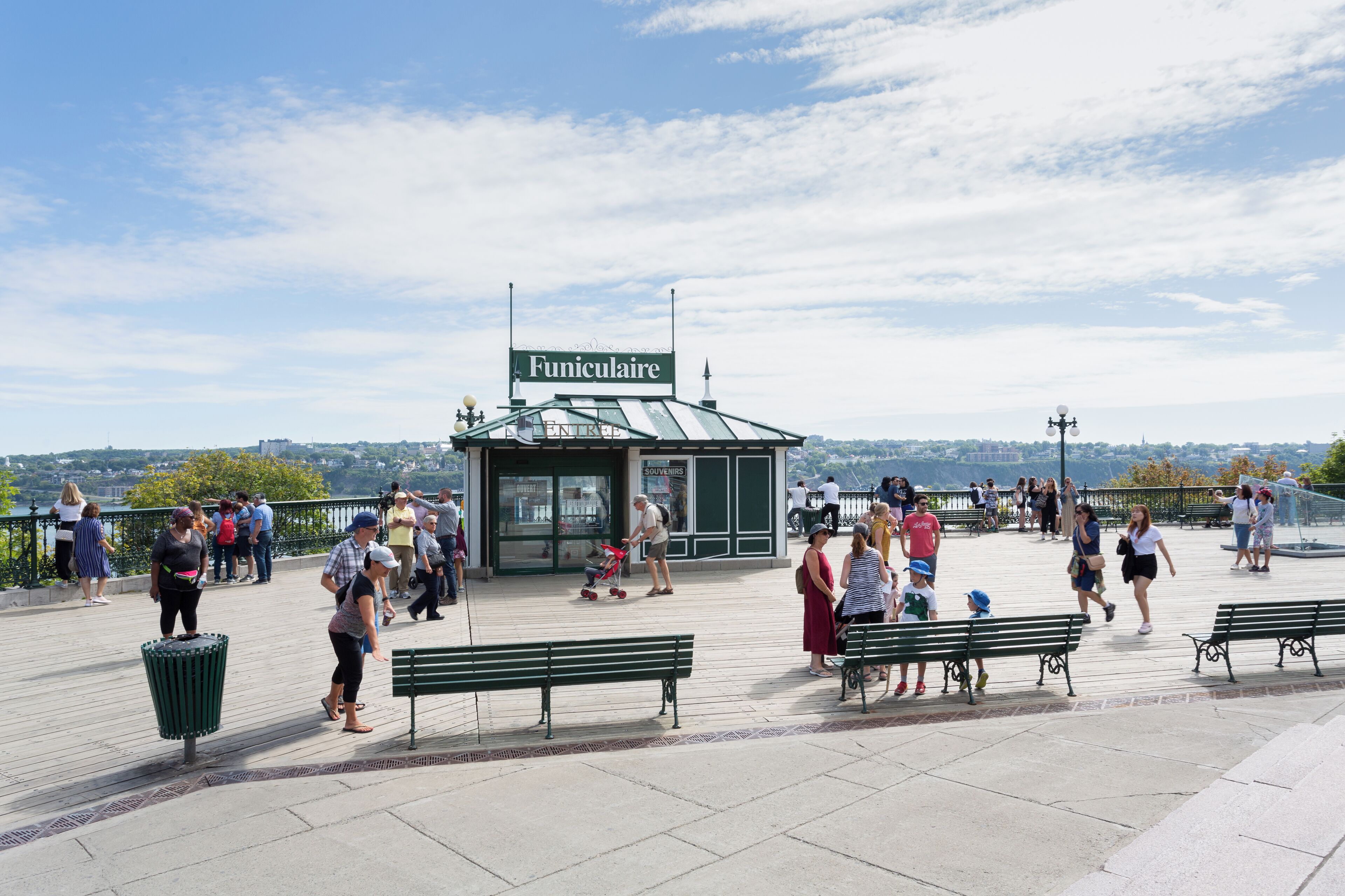 Quebec_OldQuebecFunicular_6168138_01_