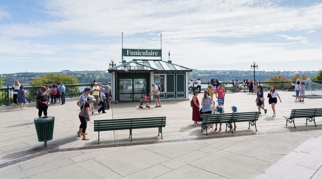 Quebec_OldQuebecFunicular_6168138_01_