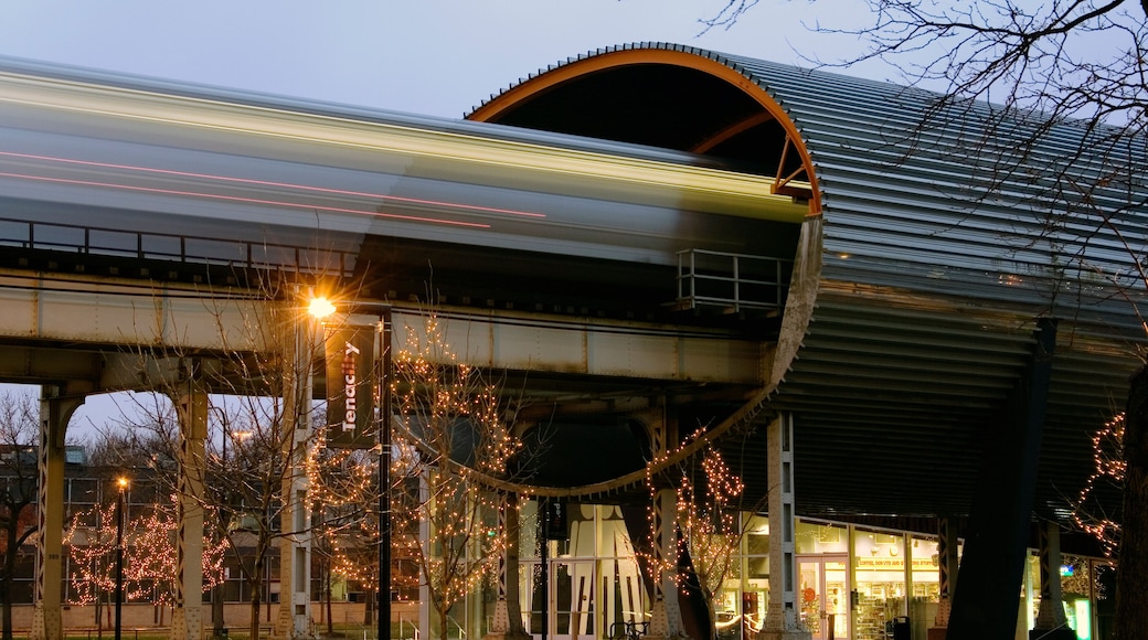 Chicago El Train at The Illinois Institute of Technology