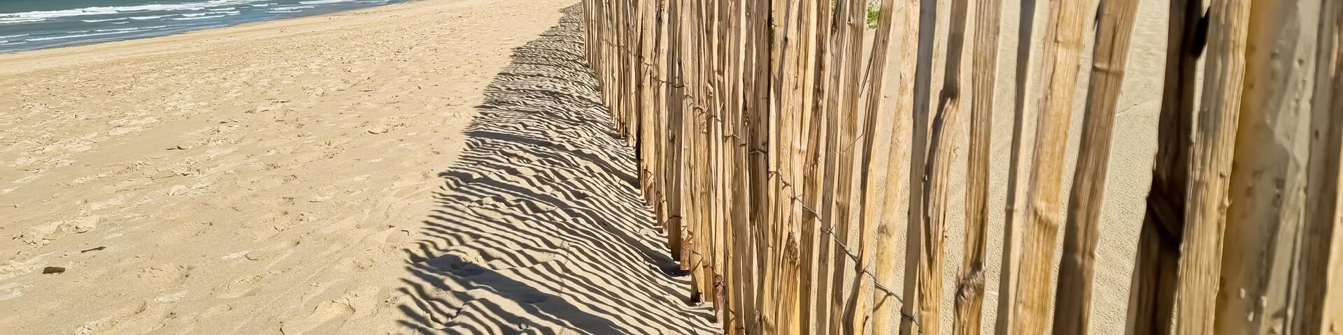 Strandabschnitt von Merlimont an einem wunderschönen Sommertag, Normandie