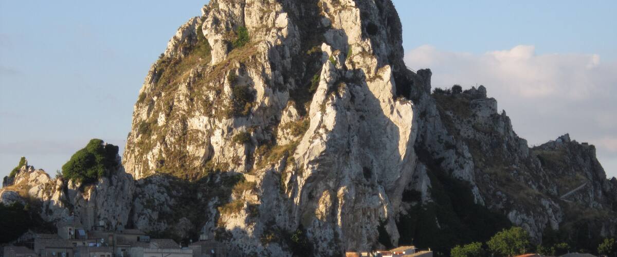 Caltabellotta, Picco Dolomitico