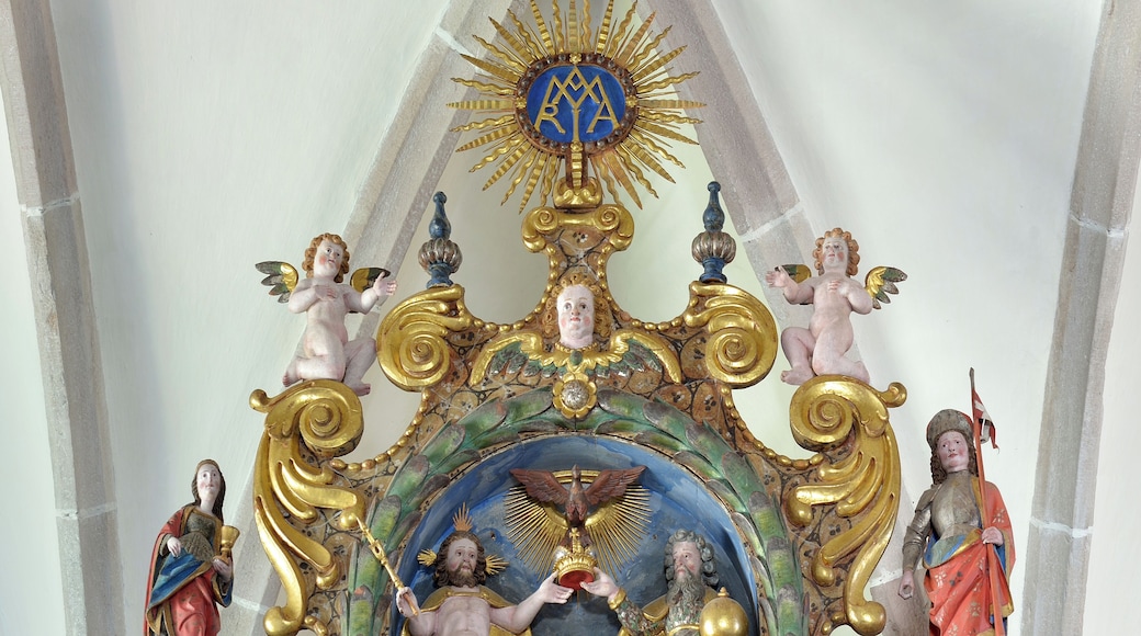 Altaraufsatz in der Kirche St. Bartholomäus in Nafen in Südtirol