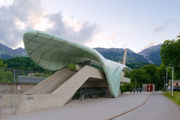 Nordkette Cable Car which includes modern architecture