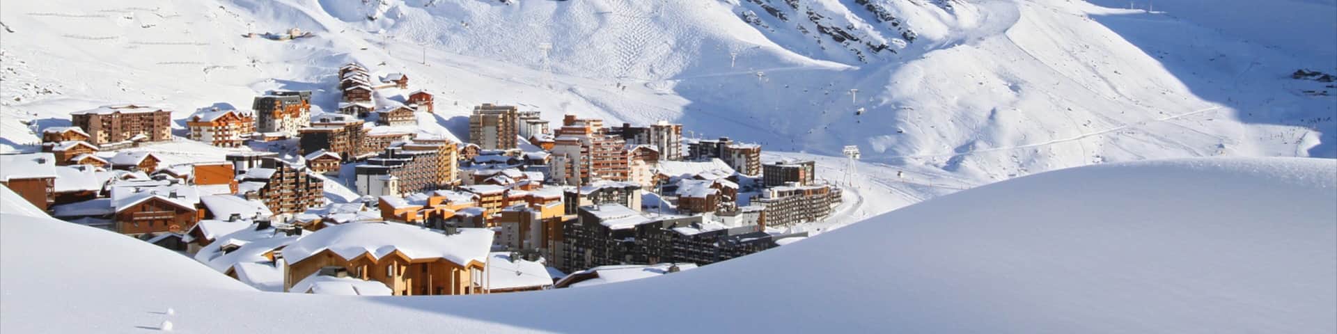 Val Thorens Ski Resort featuring mountains, a luxury hotel or resort and snow
