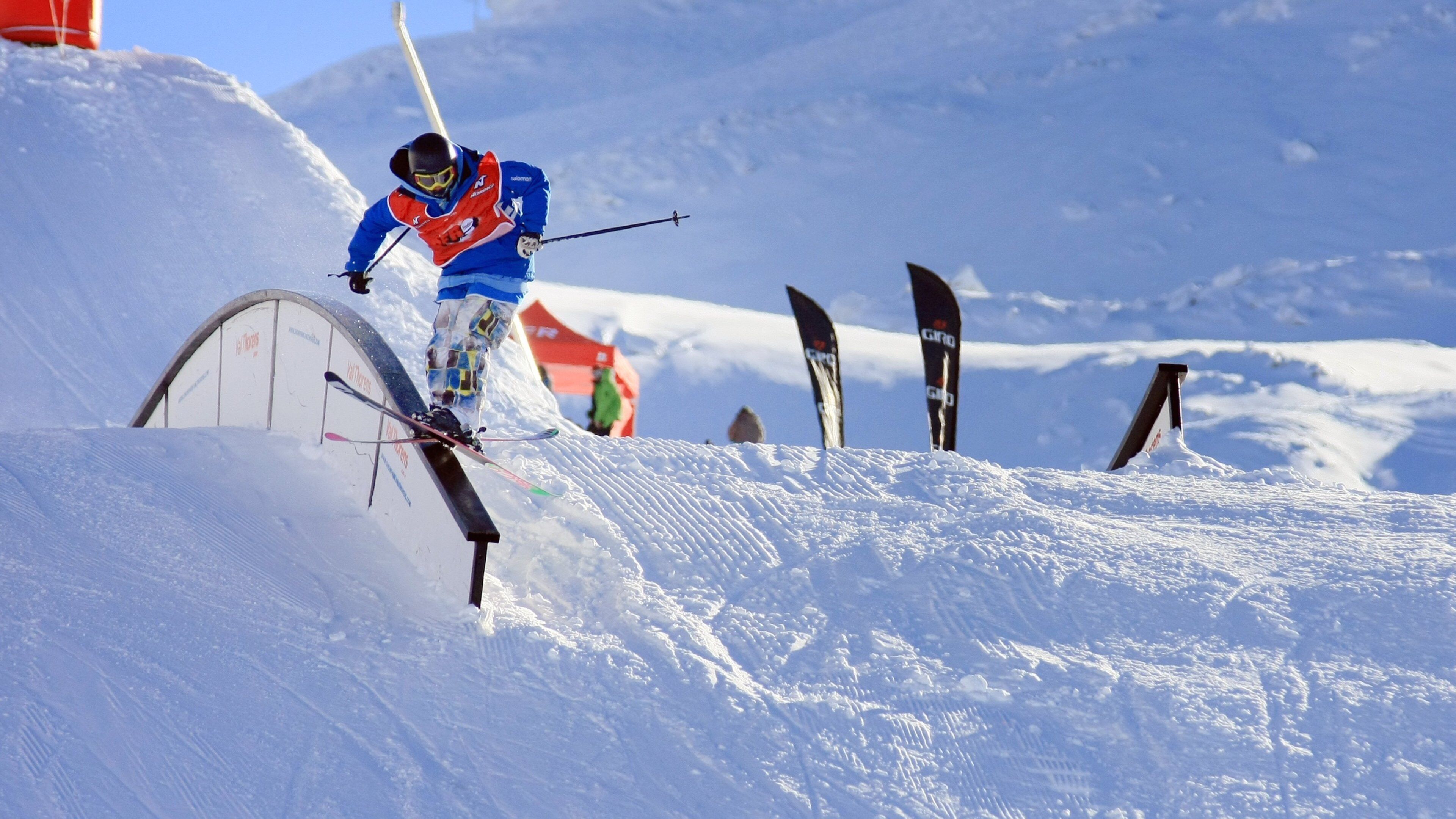 Val Thorens Ski Resort featuring a sporting event and snow as well as an individual male