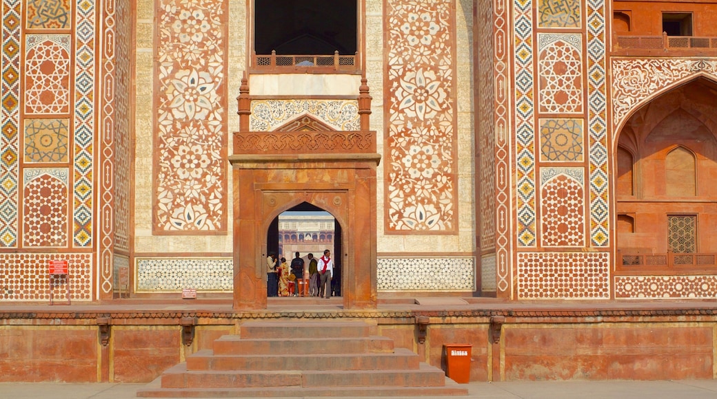 Tomb of Akbar the Great showing a temple or place of worship