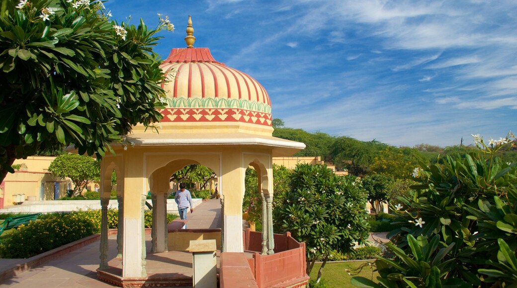 Sisodia Rani Palace and Garden which includes a garden and chateau or palace