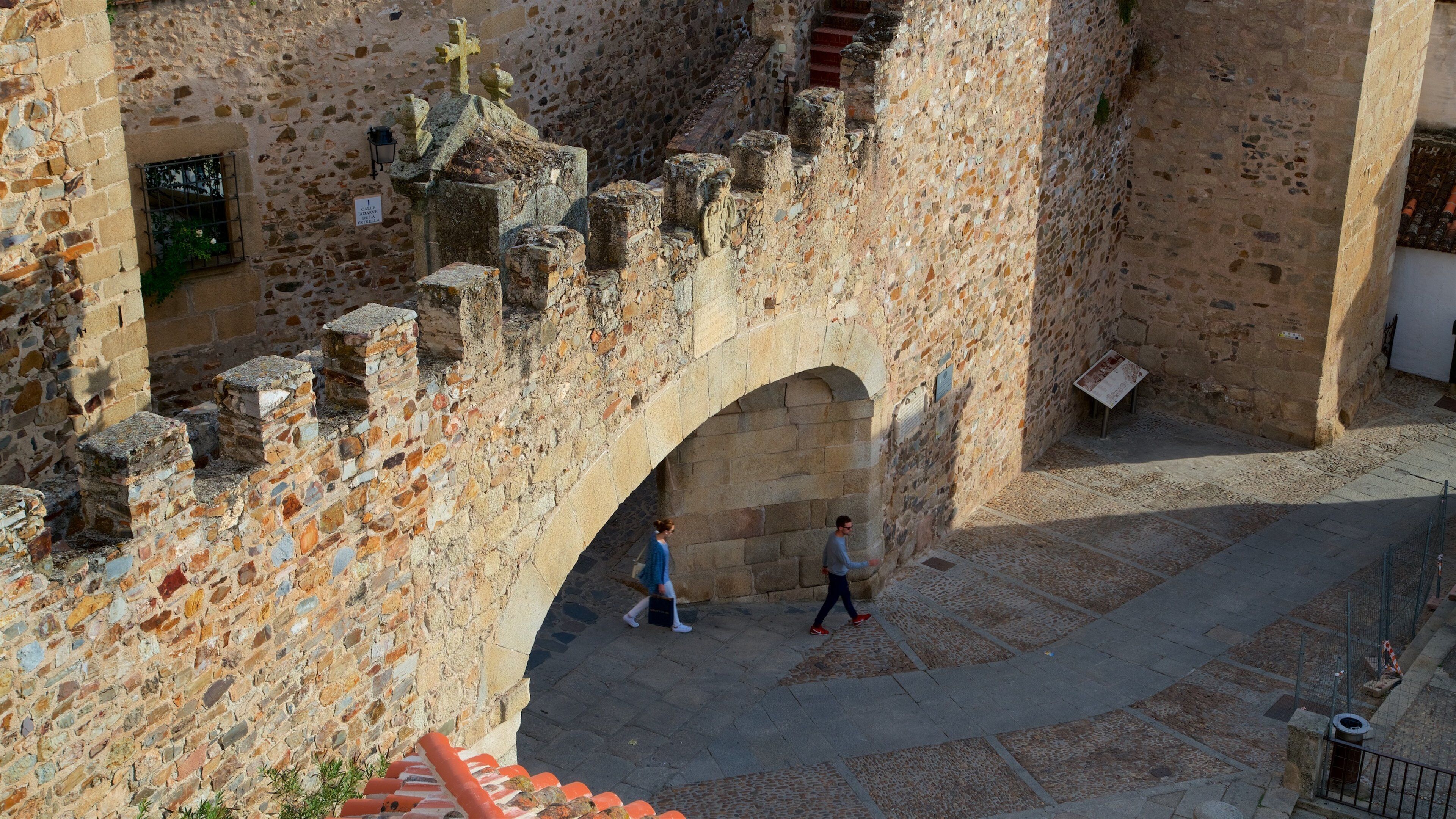 Tower of Bujaco featuring heritage elements