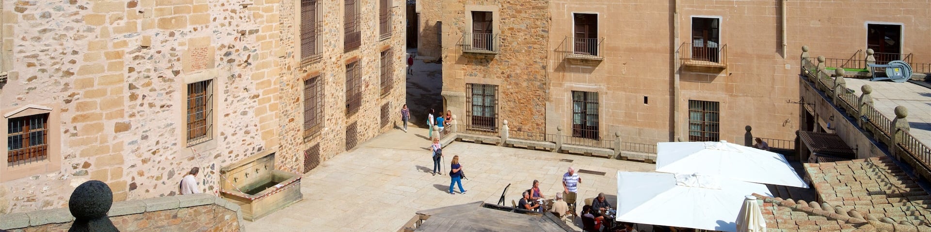 Golfines de Abajo Palace