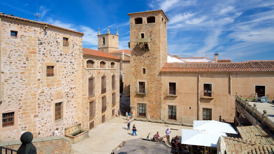 Golfines de Abajo Palace