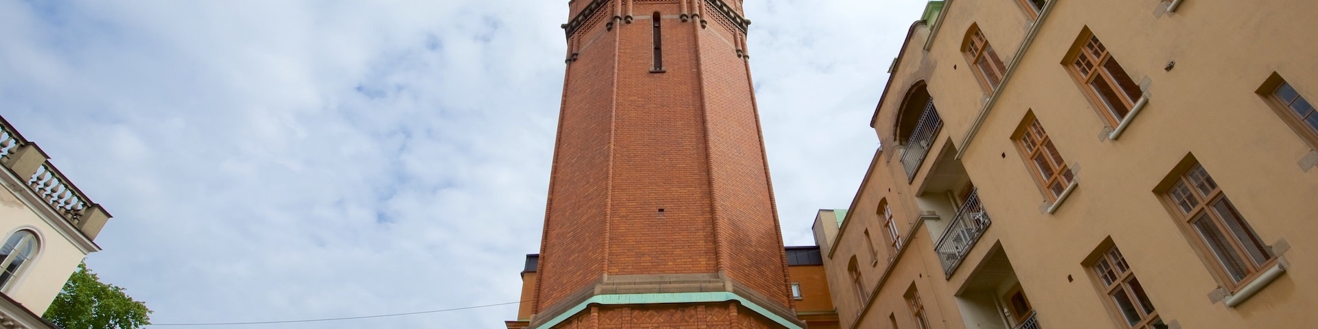 Plaza Mosebacke que incluye arquitectura patrimonial