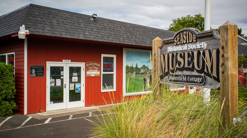 Seaside Museum and Historical Society showing signage